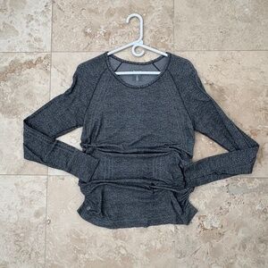 Athleta Black/White heathered top long sleeve ruched side thumb-hole size XL